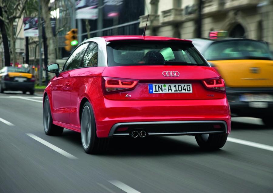  Audi A1 TFSI 2010 года  (фото 11 из 29)